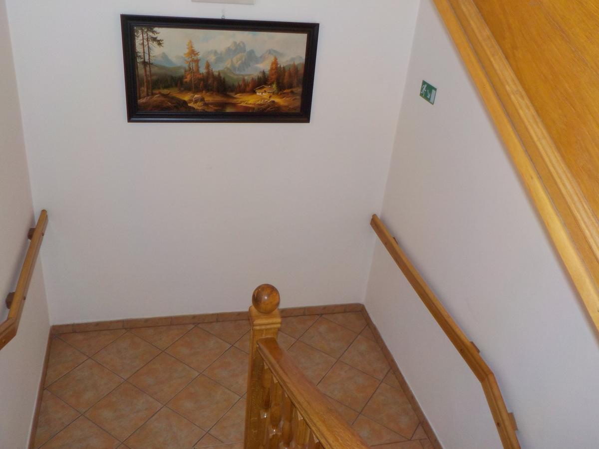 Hotel Krivan Kysucke Nove Mesto المظهر الخارجي الصورة
