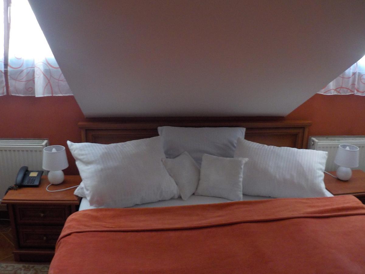 Hotel Krivan Kysucke Nove Mesto الغرفة الصورة