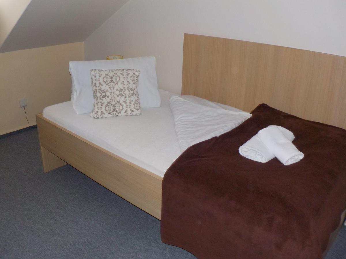Hotel Krivan Kysucke Nove Mesto الغرفة الصورة